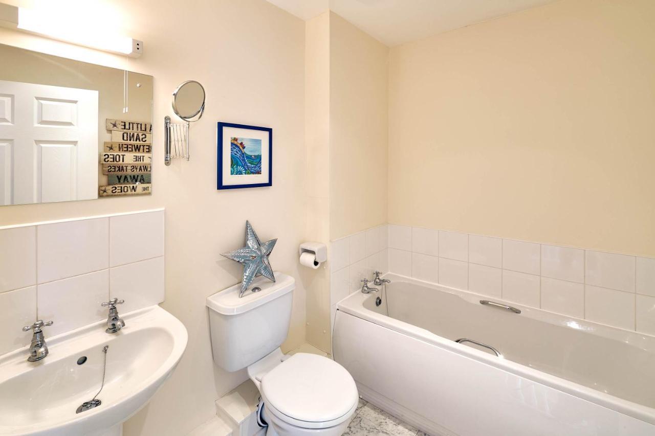 Host & Stay - The Scuttlebutt Townhouse Вітбі Екстер'єр фото